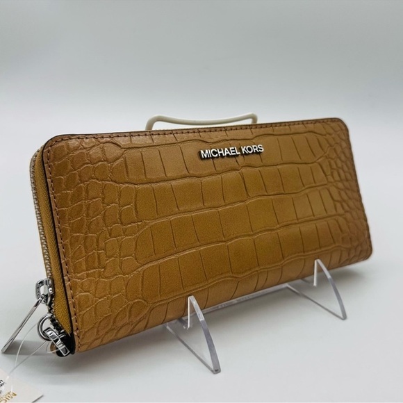 Michael Kors Large Continental Wallet Wristlet Leather Camel - Picture 4 of 10